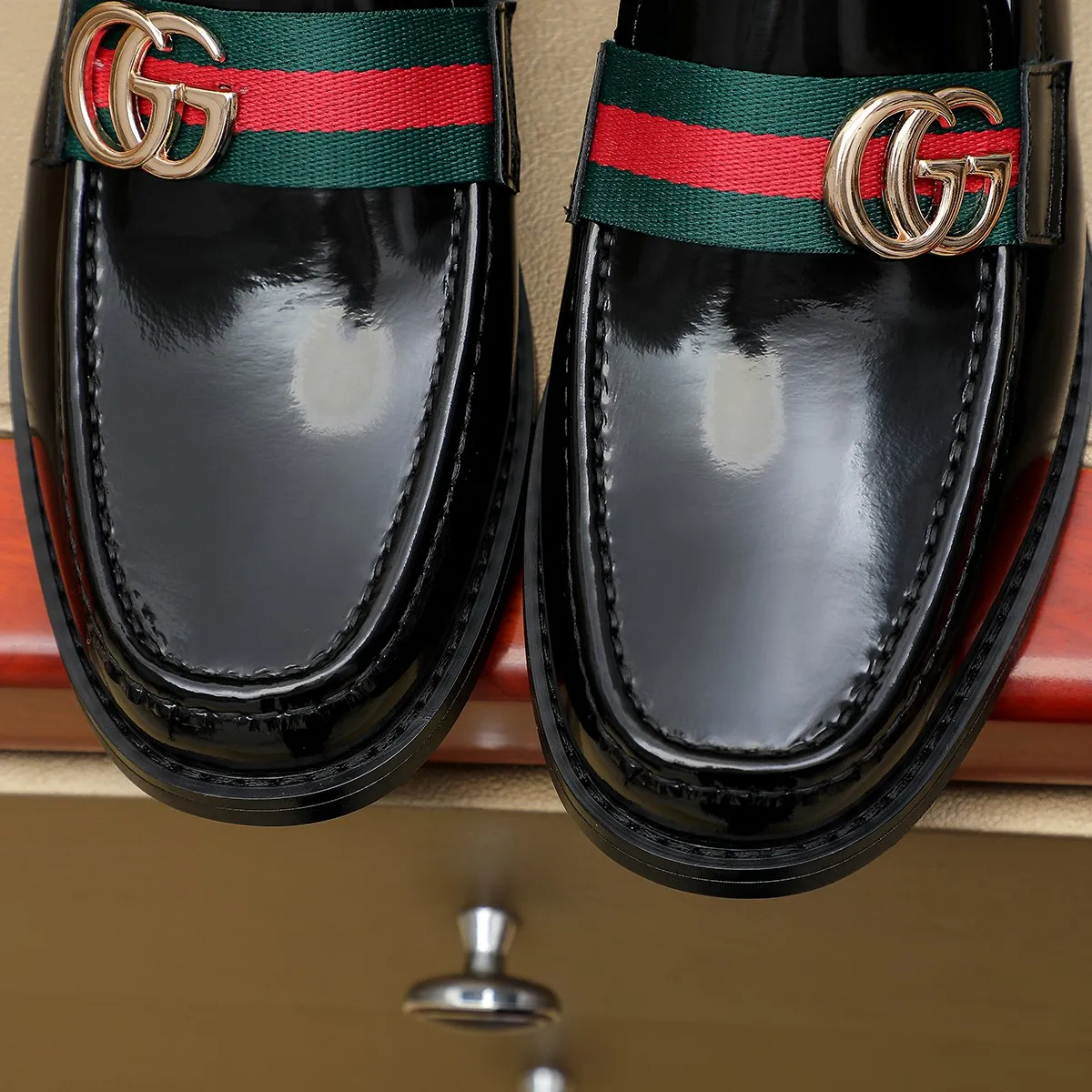 Men's men's shoes💰460💰💰Gucci official website men's business formal leather shoes updated💥Hong Kong counters synchronize new styles💥completely one-to-one replica shipment👍zero gap in counter quality 0⃣️made of imported cowhide on the outside+water-dyed🐂leather lining, color optional! Matching code 38-45